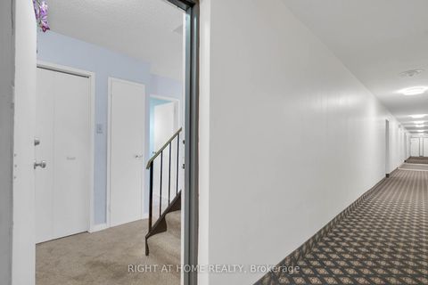 Photo 11 at 909 - 45 Silverstone Drive, Jamestown, Toronto