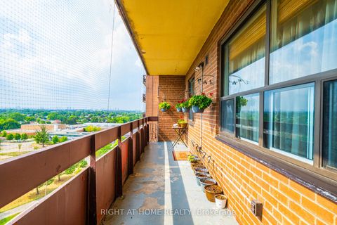 Photo 14 at 909 - 45 Silverstone Drive, Jamestown, Toronto