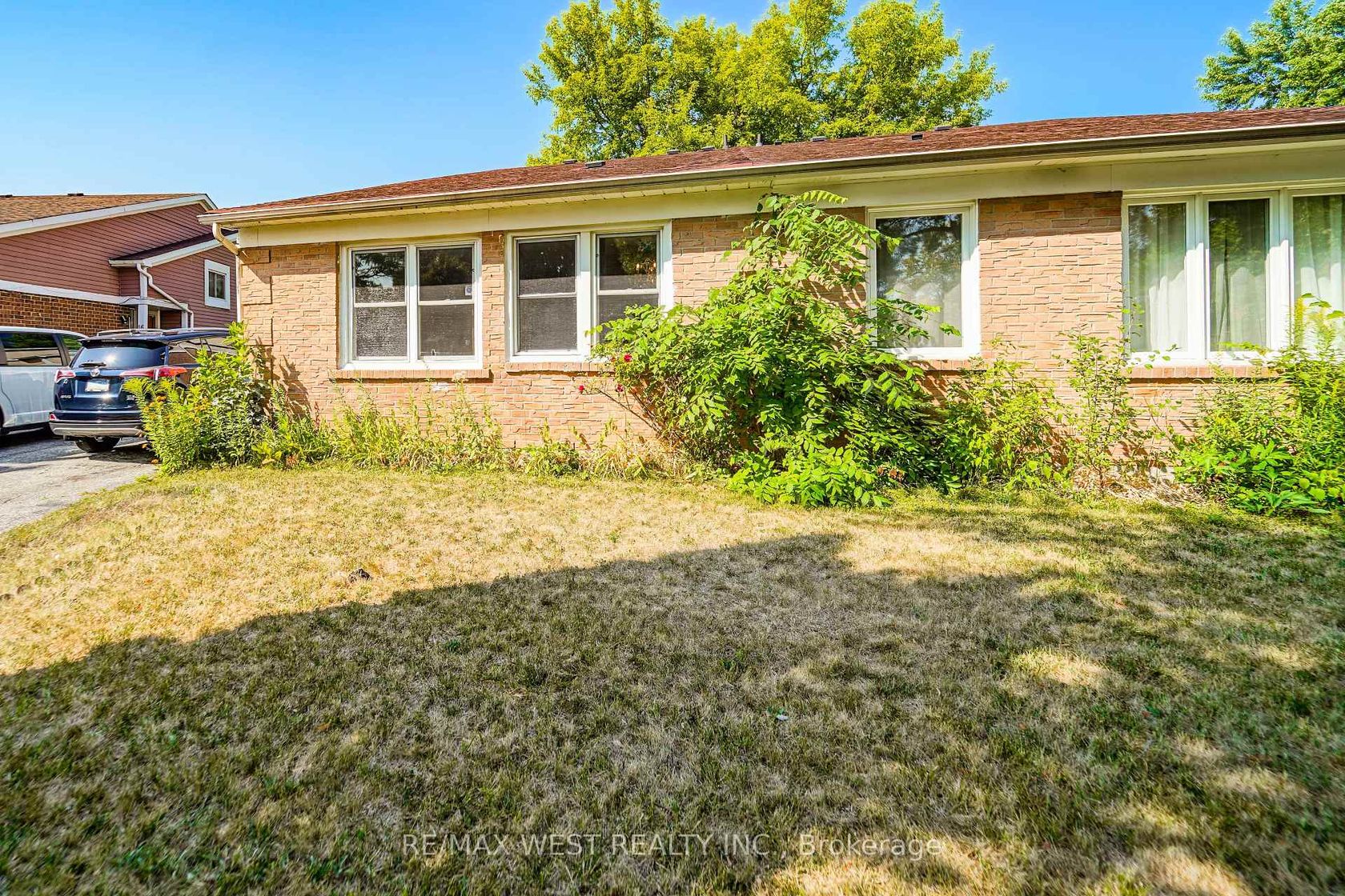 18 Stanbridge Court, Malvern, Toronto 