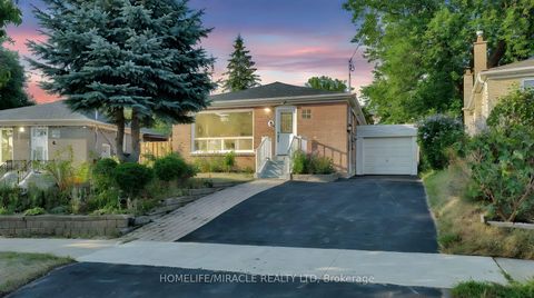 Photo 0 at 8 Hollyhedge Drive, Bendale, Toronto