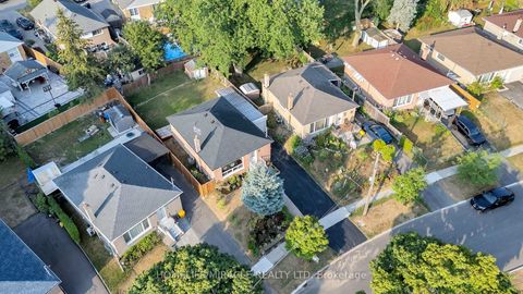 Photo 7 at 8 Hollyhedge Drive, Bendale, Toronto