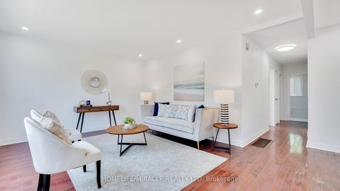 Photo 13 at 8 Hollyhedge Drive, Bendale, Toronto