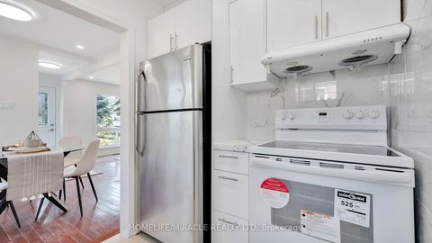 Photo 18 at 8 Hollyhedge Drive, Bendale, Toronto