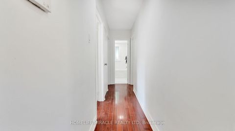 Photo 20 at 8 Hollyhedge Drive, Bendale, Toronto