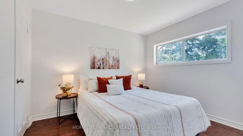 Photo 21 at 8 Hollyhedge Drive, Bendale, Toronto