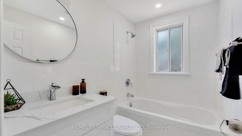 Photo 24 at 8 Hollyhedge Drive, Bendale, Toronto