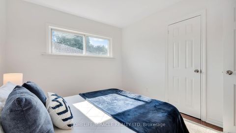Photo 26 at 8 Hollyhedge Drive, Bendale, Toronto