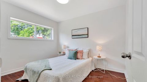 Photo 27 at 8 Hollyhedge Drive, Bendale, Toronto