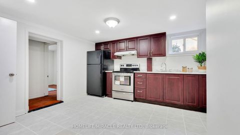 Photo 34 at 8 Hollyhedge Drive, Bendale, Toronto
