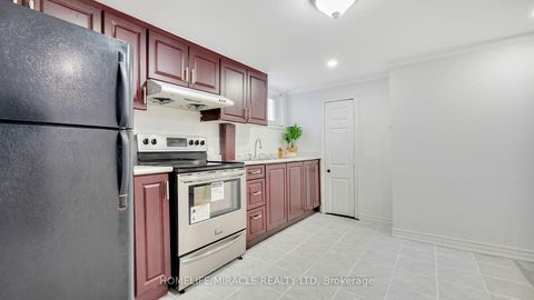 Photo 35 at 8 Hollyhedge Drive, Bendale, Toronto