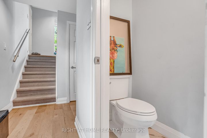 Photo 4 at 6824 Avila Road, Meadowvale, Mississauga