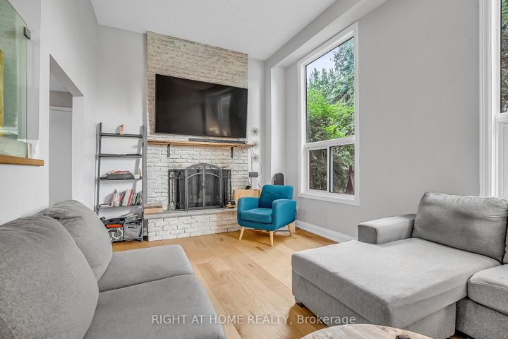 Photo 10 at 6824 Avila Road, Meadowvale, Mississauga