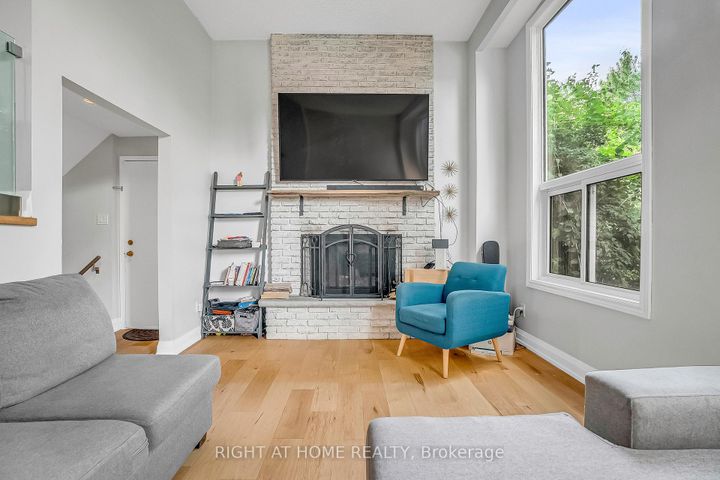 Photo 12 at 6824 Avila Road, Meadowvale, Mississauga