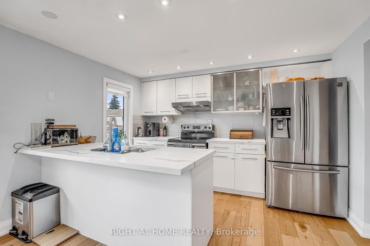 Photo 18 at 6824 Avila Road, Meadowvale, Mississauga