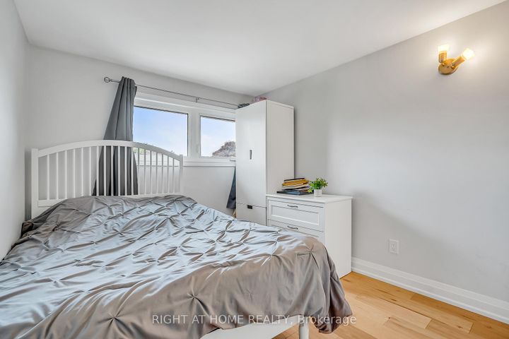Photo 31 at 6824 Avila Road, Meadowvale, Mississauga