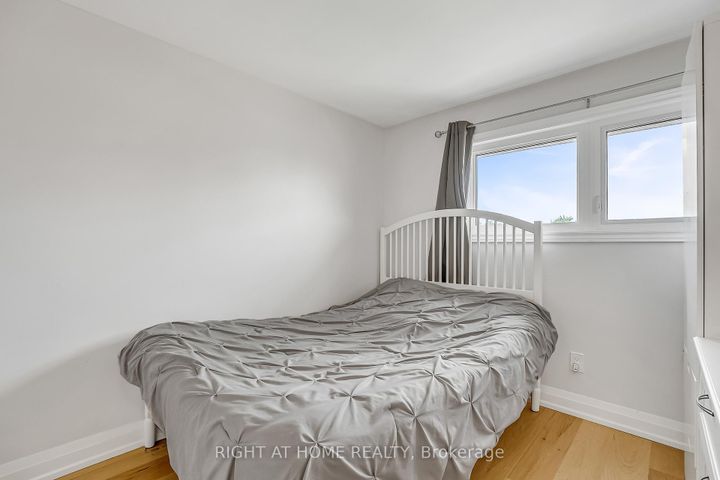 Photo 32 at 6824 Avila Road, Meadowvale, Mississauga