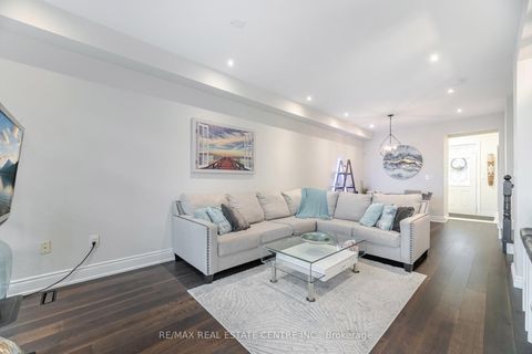 Photo 10 at 35 - 2295 Rochester Circle, BC Bronte Creek, Oakville