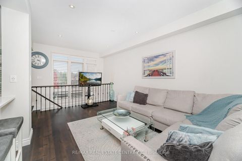 Photo 11 at 35 - 2295 Rochester Circle, BC Bronte Creek, Oakville