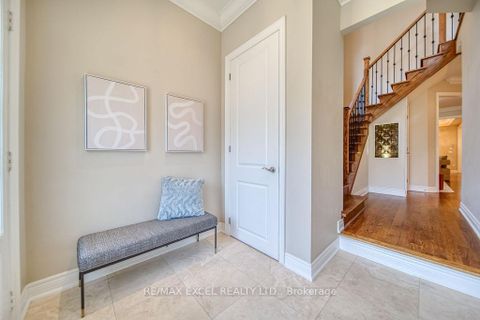 Photo 18 at 166 Townsgate Drive, Yorkhill, Vaughan