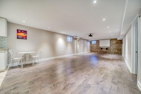 Photo 35 at 166 Townsgate Drive, Yorkhill, Vaughan