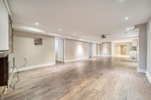 Photo 36 at 166 Townsgate Drive, Yorkhill, Vaughan