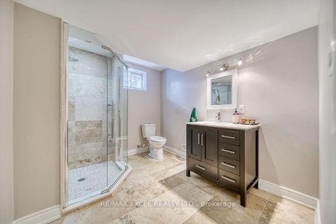 Photo 40 at 166 Townsgate Drive, Yorkhill, Vaughan