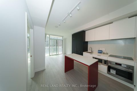 Photo 7 at 814 - 33 Helendale Avenue, Eglinton, Toronto