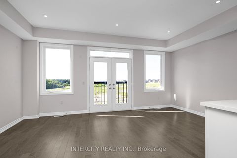 Photo 12 at 83 Puisaya Drive, Rural Richmond Hill, Richmond Hill Photo 12 at 83 Puisaya Drive, Rural Richmond Hill, Richmond Hill