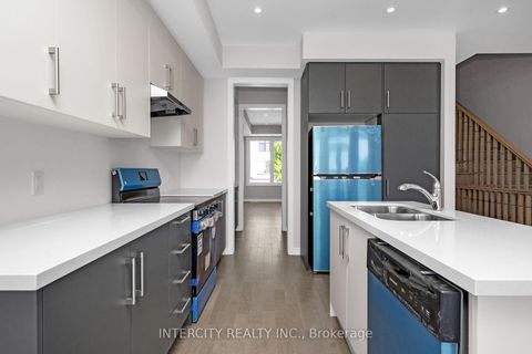 Photo 16 at 83 Puisaya Drive, Rural Richmond Hill, Richmond Hill Photo 16 at 83 Puisaya Drive, Rural Richmond Hill, Richmond Hill