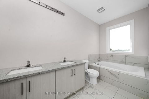 Photo 24 at 83 Puisaya Drive, Rural Richmond Hill, Richmond Hill Photo 24 at 83 Puisaya Drive, Rural Richmond Hill, Richmond Hill