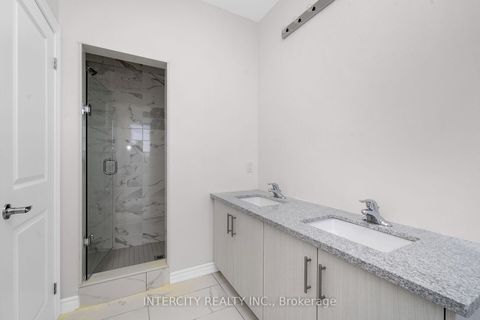 Photo 25 at 83 Puisaya Drive, Rural Richmond Hill, Richmond Hill Photo 25 at 83 Puisaya Drive, Rural Richmond Hill, Richmond Hill