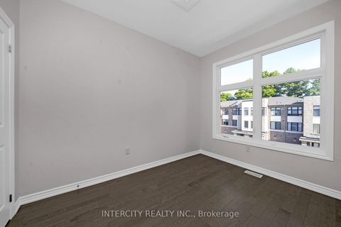 Photo 27 at 83 Puisaya Drive, Rural Richmond Hill, Richmond Hill Photo 27 at 83 Puisaya Drive, Rural Richmond Hill, Richmond Hill