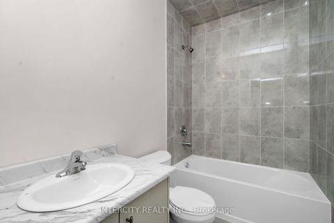 Photo 31 at 83 Puisaya Drive, Rural Richmond Hill, Richmond Hill Photo 31 at 83 Puisaya Drive, Rural Richmond Hill, Richmond Hill