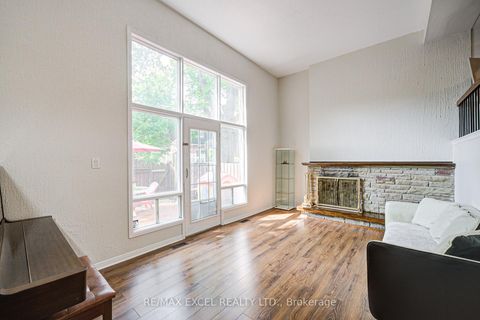 Photo 2 at 1 - 20 Crockamhill Drive, Agincourt North, Toronto