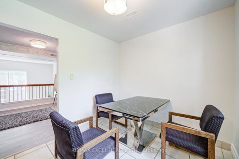 Photo 11 at 1 - 20 Crockamhill Drive, Agincourt North, Toronto