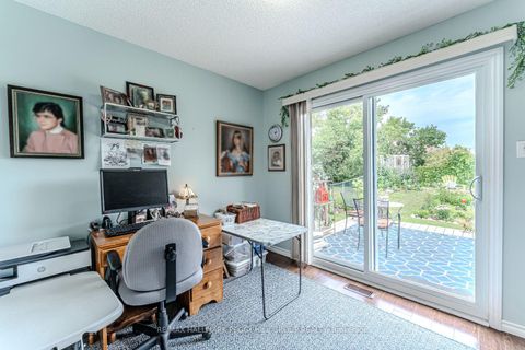 Photo 5 at 132 Benson Drive, Northwest, Barrie Photo 5 at 132 Benson Drive, Northwest, Barrie