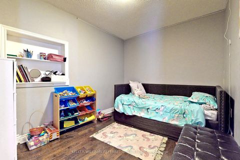 Photo 12 at 19 Bicknell Avenue, Eglinton West, Toronto