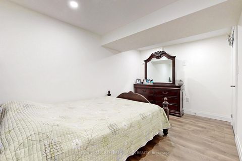 Photo 16 at 19 Bicknell Avenue, Eglinton West, Toronto