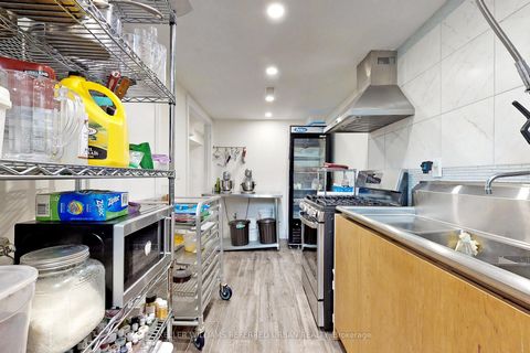Photo 19 at 19 Bicknell Avenue, Eglinton West, Toronto