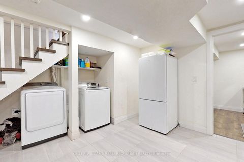 Photo 21 at 19 Bicknell Avenue, Eglinton West, Toronto