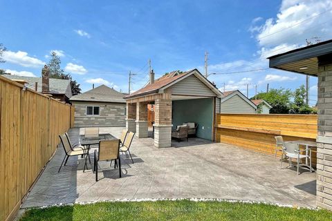 Photo 25 at 19 Bicknell Avenue, Eglinton West, Toronto