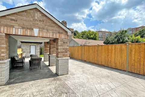 Photo 26 at 19 Bicknell Avenue, Eglinton West, Toronto