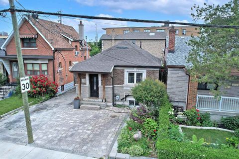 Photo 31 at 19 Bicknell Avenue, Eglinton West, Toronto