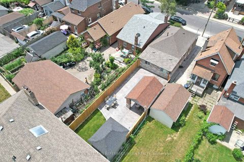 Photo 37 at 19 Bicknell Avenue, Eglinton West, Toronto