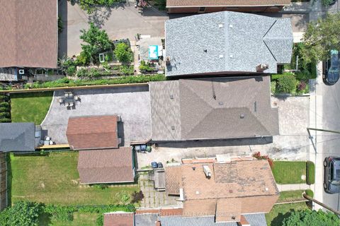Photo 39 at 19 Bicknell Avenue, Eglinton West, Toronto