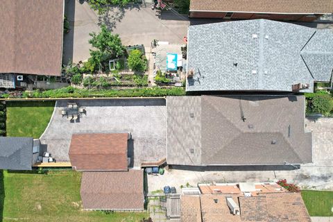 Photo 40 at 19 Bicknell Avenue, Eglinton West, Toronto