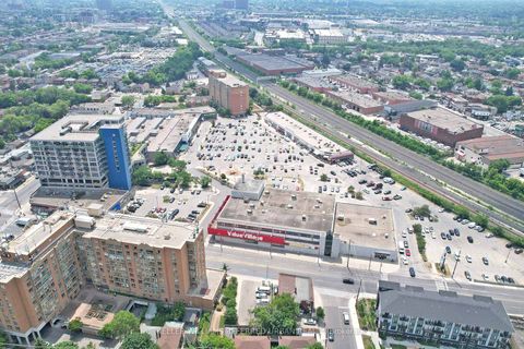 Photo 41 at 19 Bicknell Avenue, Eglinton West, Toronto