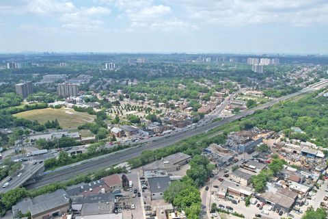 Photo 42 at 19 Bicknell Avenue, Eglinton West, Toronto