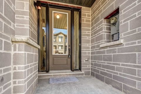 Photo 6 at 220 TENNANT Circle, Vellore Village, Vaughan