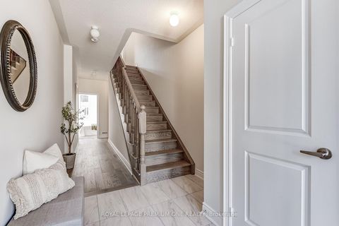 Photo 8 at 220 TENNANT Circle, Vellore Village, Vaughan
